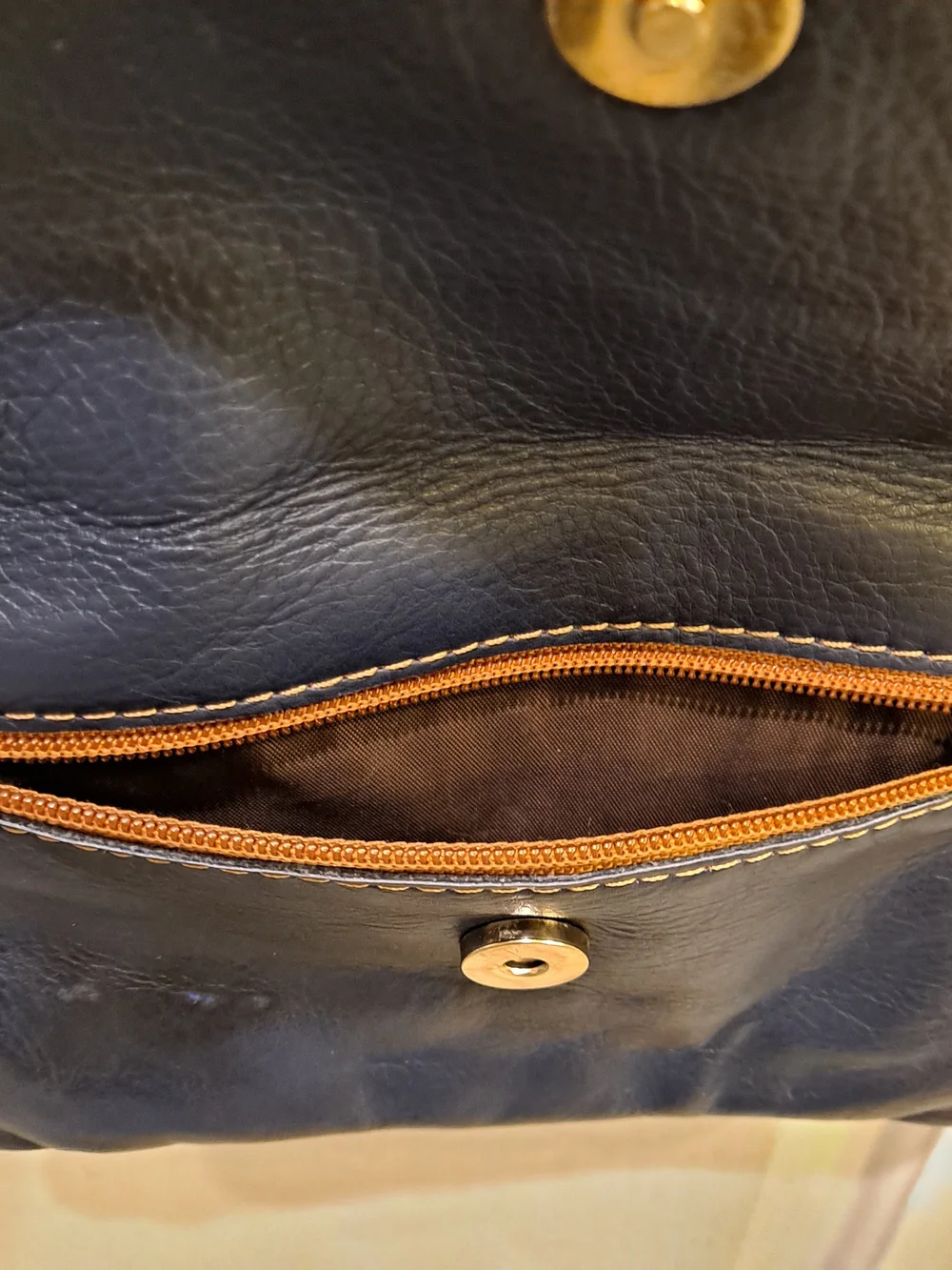 Vera Pelle compact foldover